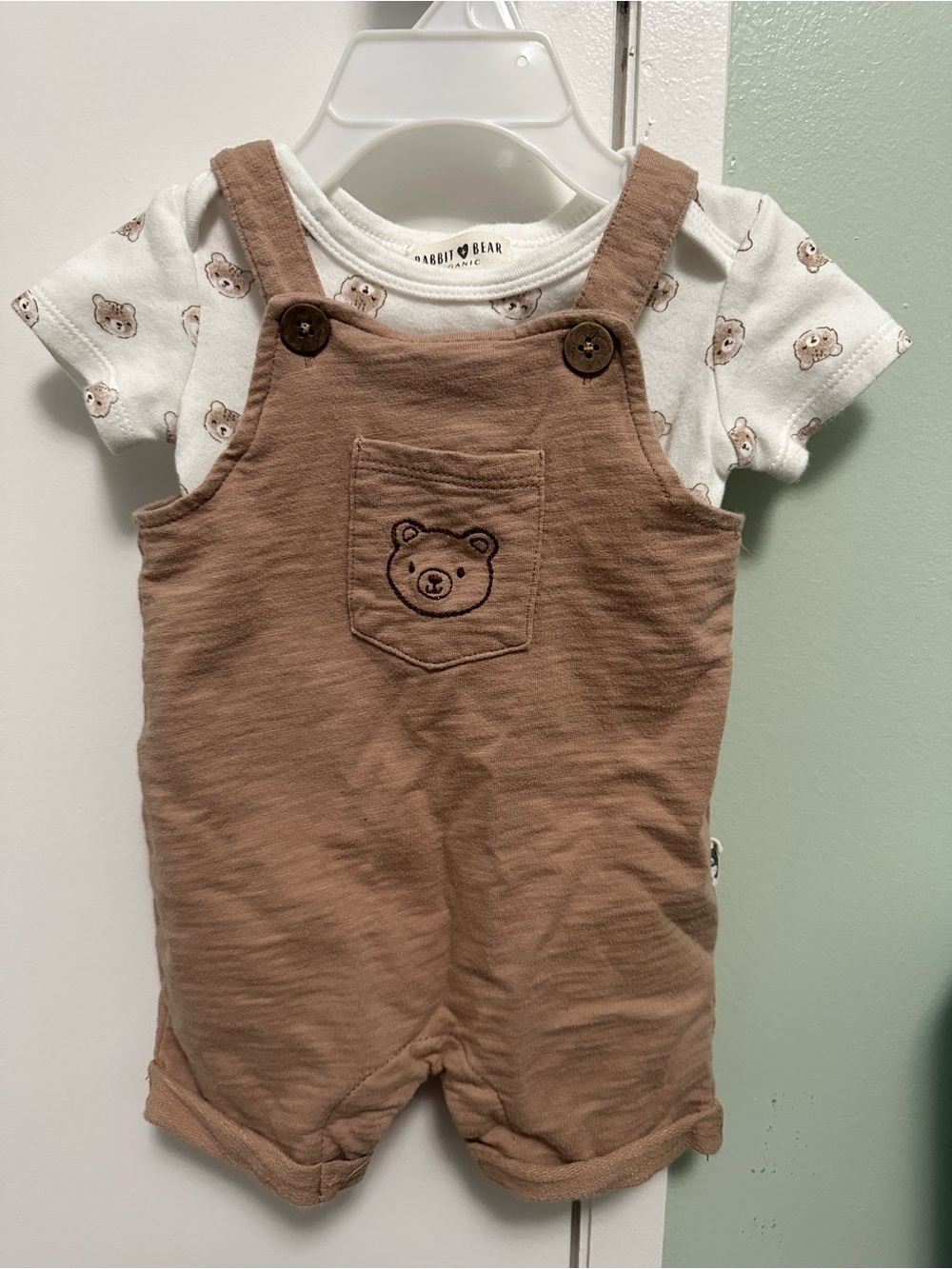 Rabbit + Bear Organic Bear Onesie/Overalls set 6-9 month NWOT